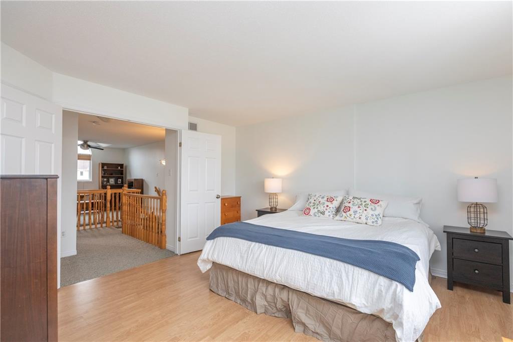 Solid_R_Realty's tweet photo. Take a look at this stunning 2 bed plus loft well maintained townhome in Orleans! This wonderful home has an open concept main floor with large windows… definitely a home to take a look at. #SRwelcomehome

🛏️ 2 Bed
🛁 2 Bath
📍 517 Wincanton, Ottawa https://t.co/iGmHHDVBMq