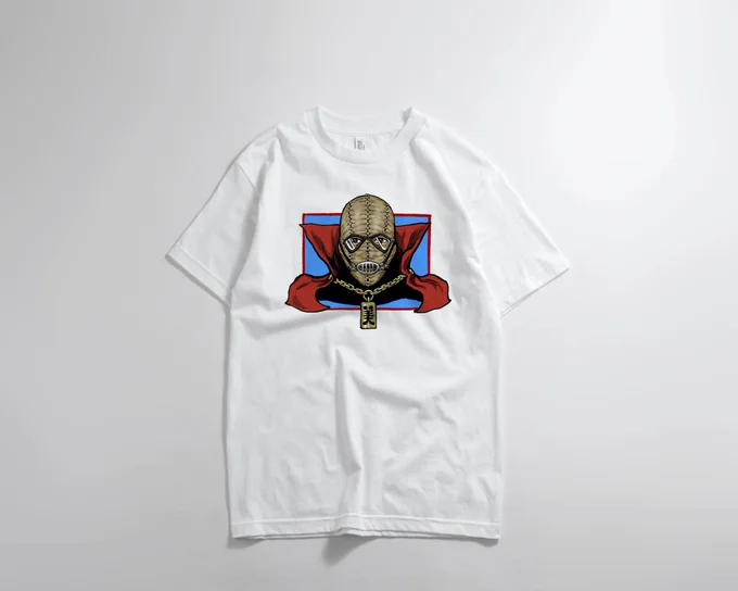 そしてアレがTシャツになりました。無謀なので受注生産で、受付期間は4月7日までとなっております。
はたして…

[限定・受注生産] ショルダー肩美 「謎の男」 Tシャツ ホワイト&amp;ブラックhttps://t.co/FfQsSBTq3n 