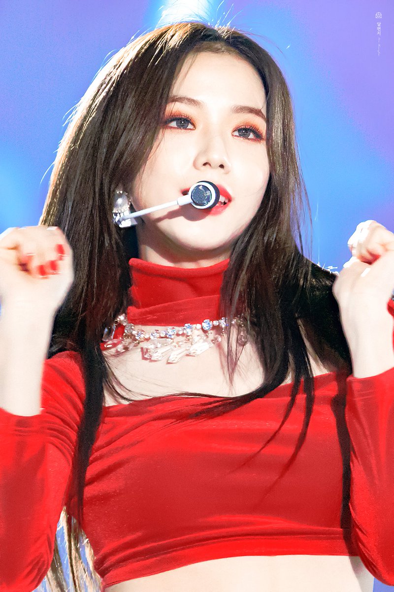 beyoursparkle_'s tweet photo. 181201 MMA 만우절😆

역시 최고의 얼굴! 뷰파를 뒤집어 놓으셨다!

#AprilFoolsDay 

#블랙핑크 #지수 #아이들 #슈화 #민니 #G_I_DLE #BLACKPIINK #SHUHUA #MINNIE #JISOO https://t.co/XKoiMkiE8j