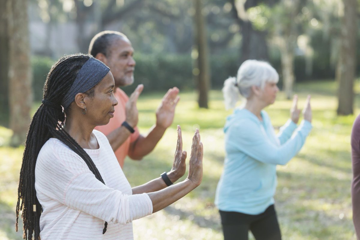 HarvardHealth's tweet photo. A sharper mind: tai chi can improve cognitive function. https://t.co/vmcvfIadRE   #HarvardHealth https://t.co/BapK8N3u0s