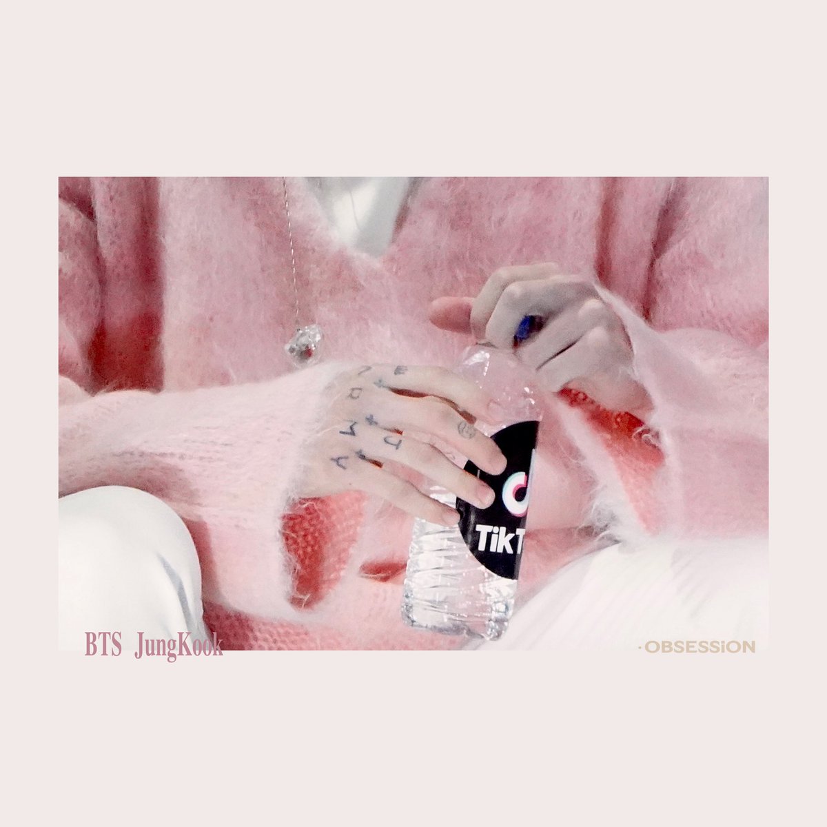 obsession_k922's tweet photo. 𝐀𝐩𝐫𝐢𝐥𝐅𝐨𝐨𝐥𝐬𝐃𝐚𝐲

——

𝐁𝐓𝐒 
𝐉𝐮𝐧𝐠𝐊𝐨𝐨𝐤.

📝200105

#정국 #전정국 #JUNGKOOK #JK #BTS  
@BTS_twt https://t.co/FH9EFln3G8