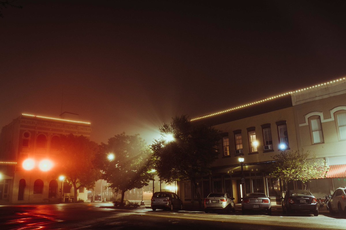 AudzKate's tweet photo. The Square during quarantine (1/3) 
@txst @CityofSanMarcos https://t.co/095kgekITv