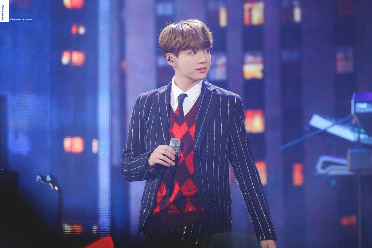 charmant_jiwon's tweet photo. 너무 멋진 정국씨💕

#방탄소년단 #BTS
#정국 #JUNGKOOK 
#AprilFoolsDay https://t.co/lWnYCuhQ9N