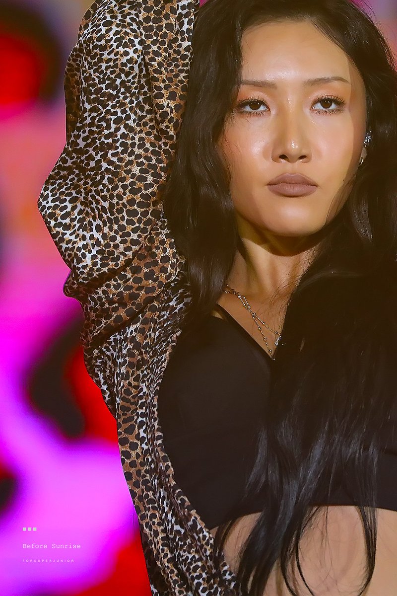 191019」부산 BOF

새해 복 많이 받으세용~
HAPPY NEW YEAR～
#마마무 #MAMAMOO #문별 #MOONBYUL #휘인 #WHEEIN #솔라 #Solar #화사 #HWASA