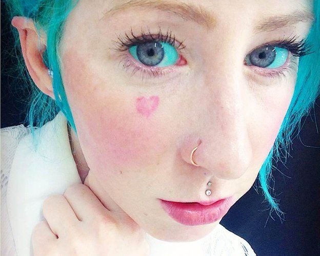 Hacerse un tatuaje en el ojo puede dejarte cieg@

Algunos riesgos son:

✅ Visión disminuida
✅ Desprendimiento de retina
✅ Infección por la tinta
✅ Inflamación
✅ Sensibilidad a la luz
✅ Pérdida total del ojo

coi.org.mx #Oftalmologo #Monterrey