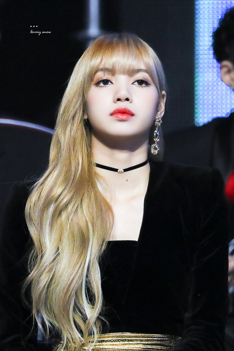 lovelysnow329's tweet photo. Today is Lisa
#블랙핑크 #BLACKPINK #리사 #LISA https://t.co/I7Klh1y1up