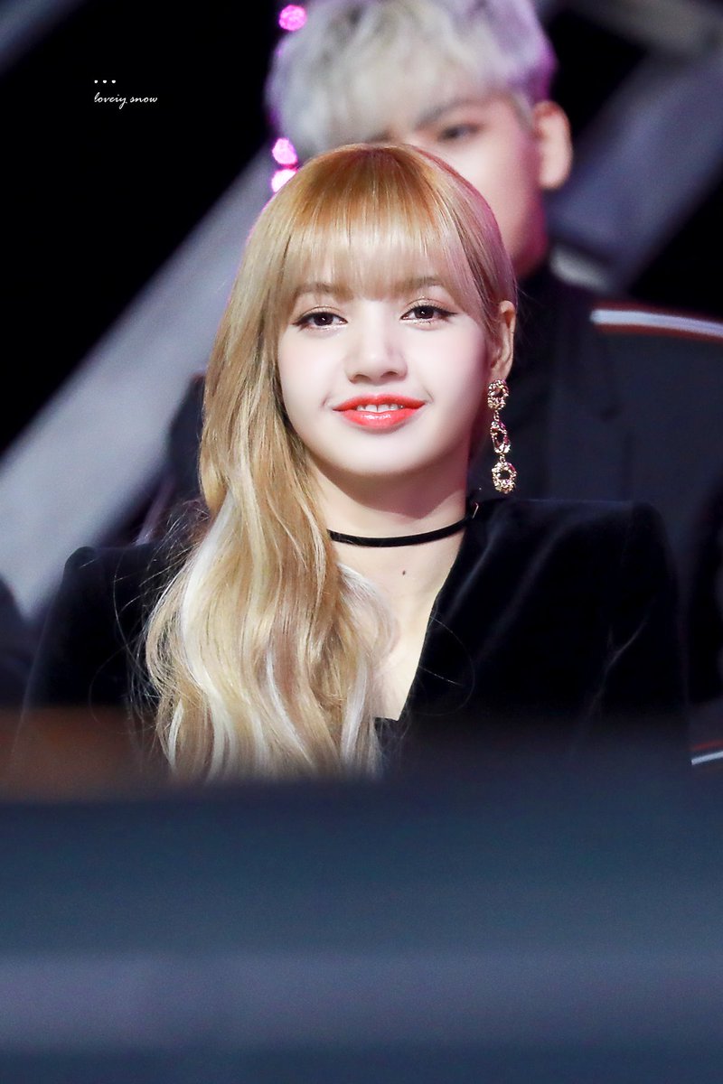 lovelysnow329's tweet photo. Today is Lisa
#블랙핑크 #BLACKPINK #리사 #LISA https://t.co/I7Klh1y1up