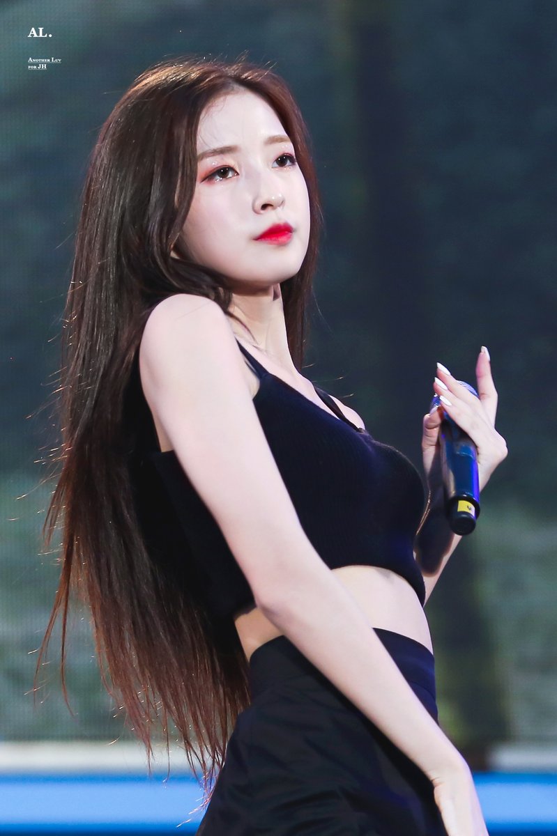 안녕 아기 토끼야🐰🖤

#아린 #최예원 #OHMYGIRL #AprilFoolsDay