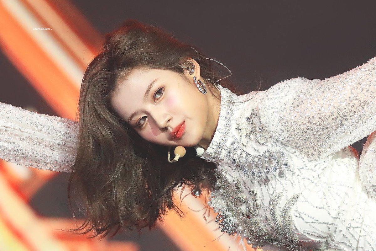 LearntoLove_mh's tweet photo. 나요즘 심심햇는데 행복해,,
#나연 #사나 #도영 #재현 
#AprilFoolsDay https://t.co/qx1nVVVs4O