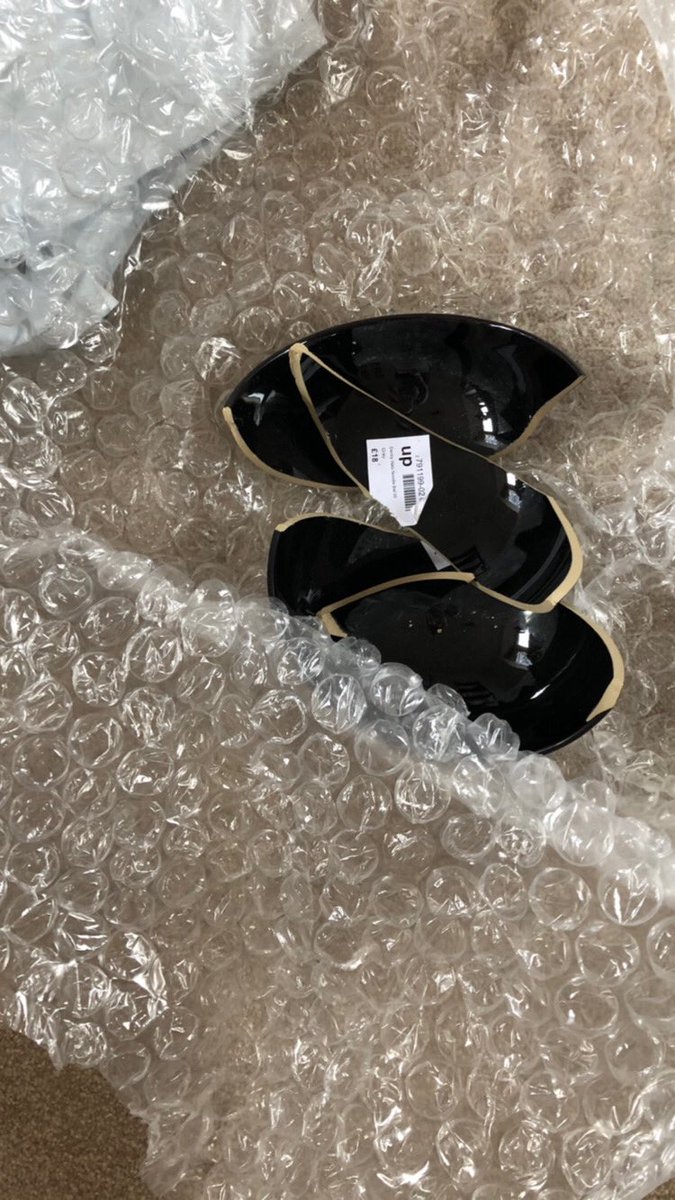 MaggieO89's tweet photo. @houseoffraser my new bowls arrived like this on Saturday - I have tried email, web chat and also DM’d you but have heard nothing back? https://t.co/Dvjs0hGgKe