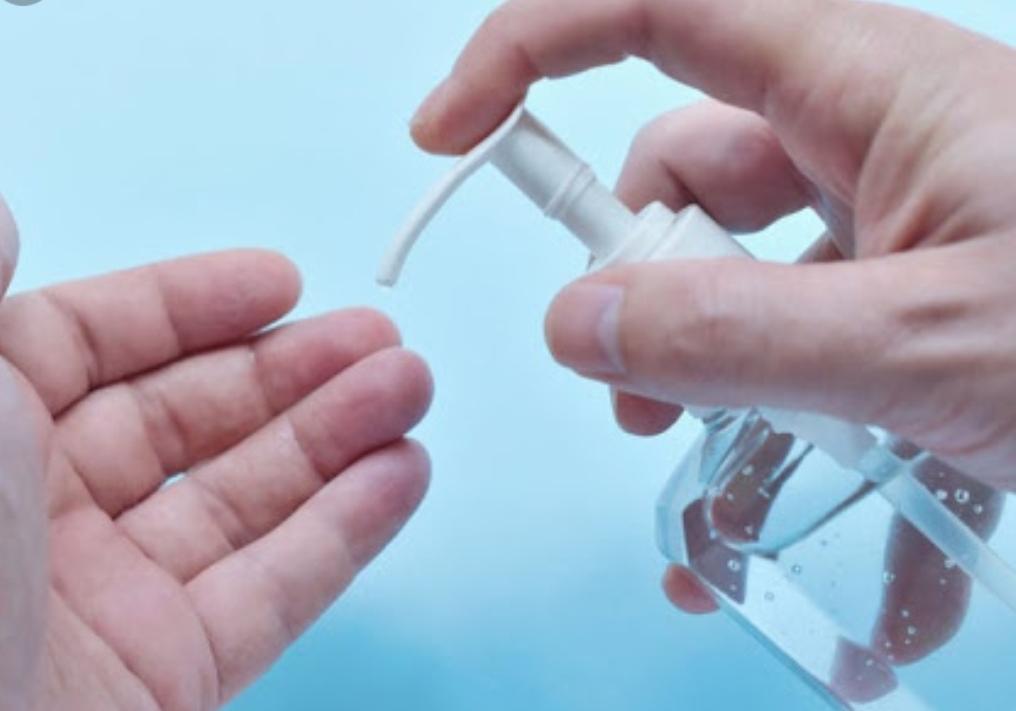 VICCKYBOND's tweet photo. Neither #sanitizers is available in the market nor is any kind of facility being provided by the #government nor district, village and sanitizer are being sprayed, all these people only know how to #FightCOVID19 
@DC_Hazaribag @JharkhandCMO @naqvimukhtar @ZeeBiharNews https://t.co/kdITExgaDn