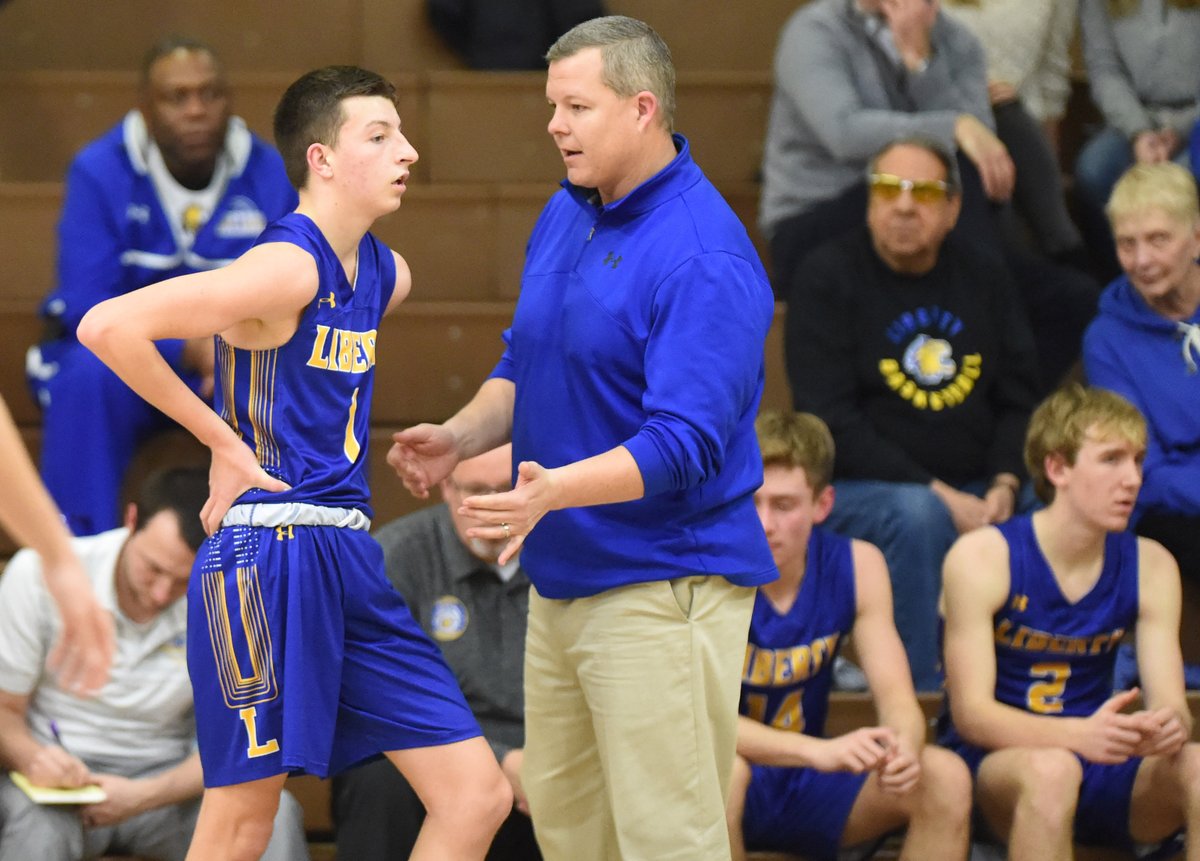 carrollvarsity's tweet photo. Leading @LHS_Students_ to their first regional title was 'a real blessing' for brothers Connor Stewart (@Connorjstew)  and Shane Stewart, and their dad Brent, an assistant coach with the Lions. STORY: https://t.co/klfY1vnJHn #CVHoops https://t.co/XtHcAmrsp4