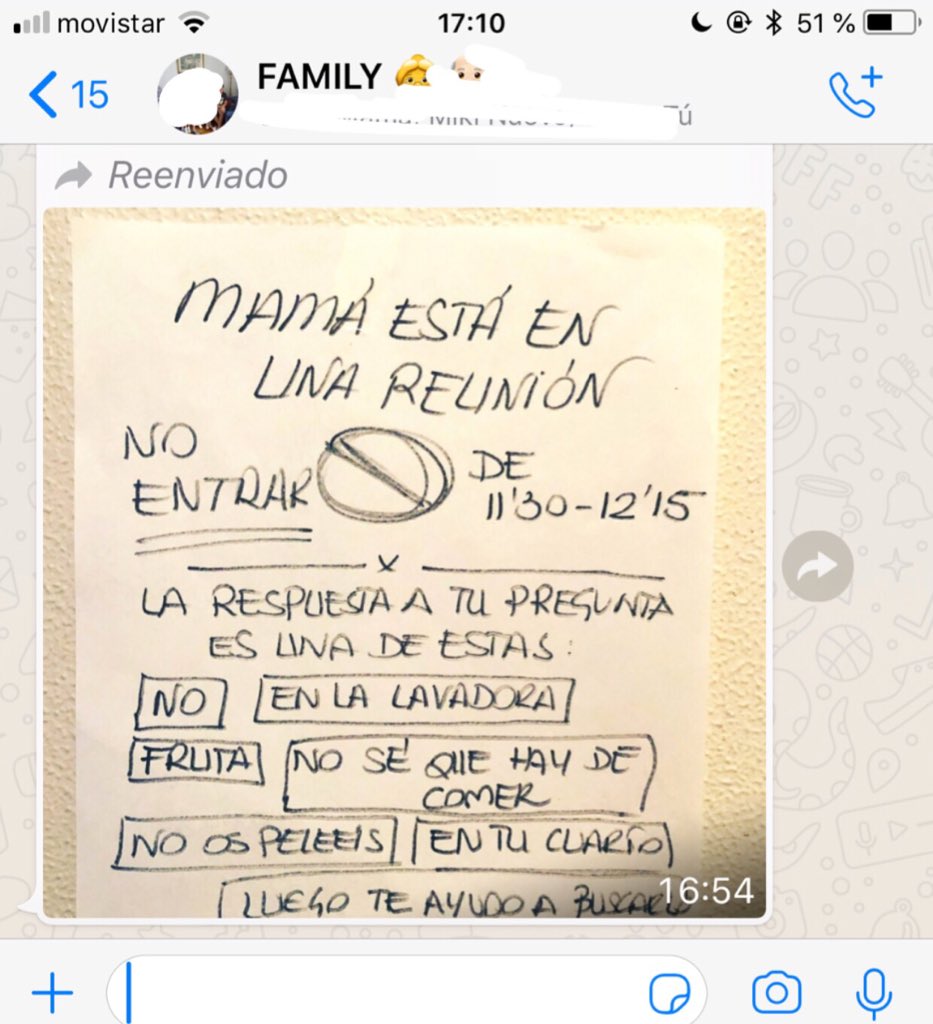 Y de repente te llega tu cartel al chat familiar 😂😂😂😂.
Si esto no es lo más divertido del día, yo ya no sé Jajajaja