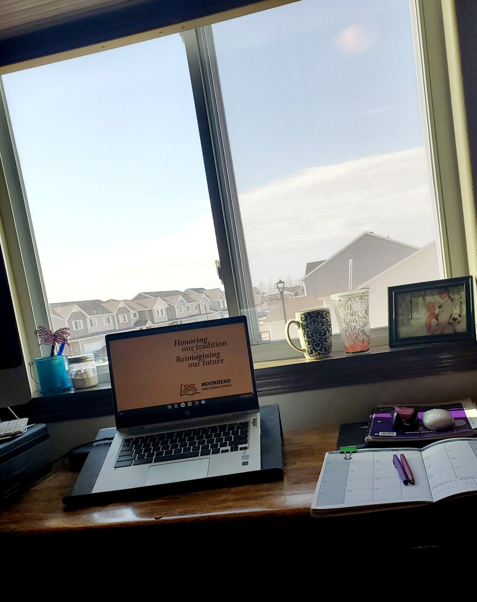 MrsPeterschick's tweet photo. Enjoying the sunshine at my distance learning space, but would rather enjoy the smiles shining on my students face back in the classroom. @probspuds https://t.co/txrrZJIa4V
