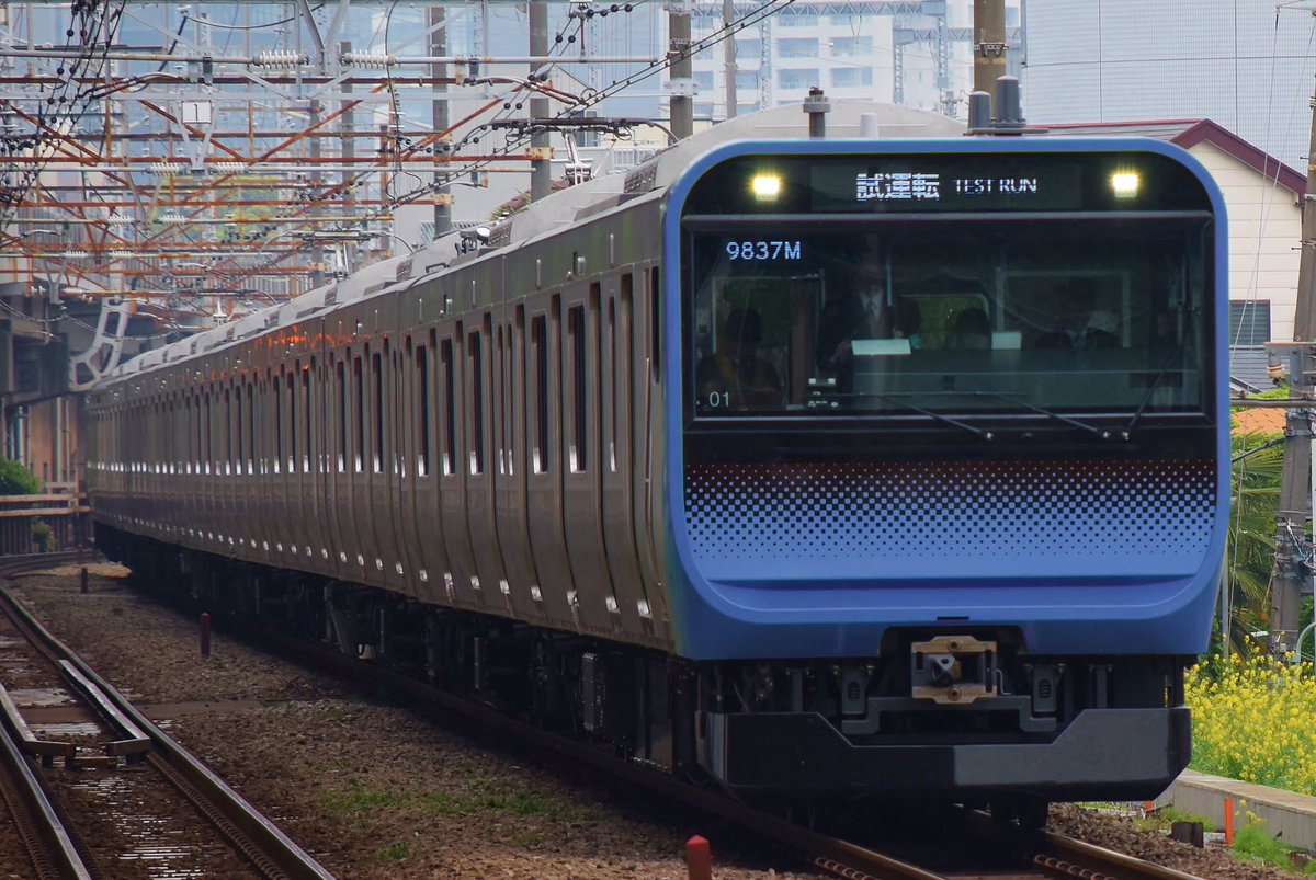 横須賀 E235 系 将来は編成組み替えも？ 横須賀・総武快速線用のE235系1000番台お披露目