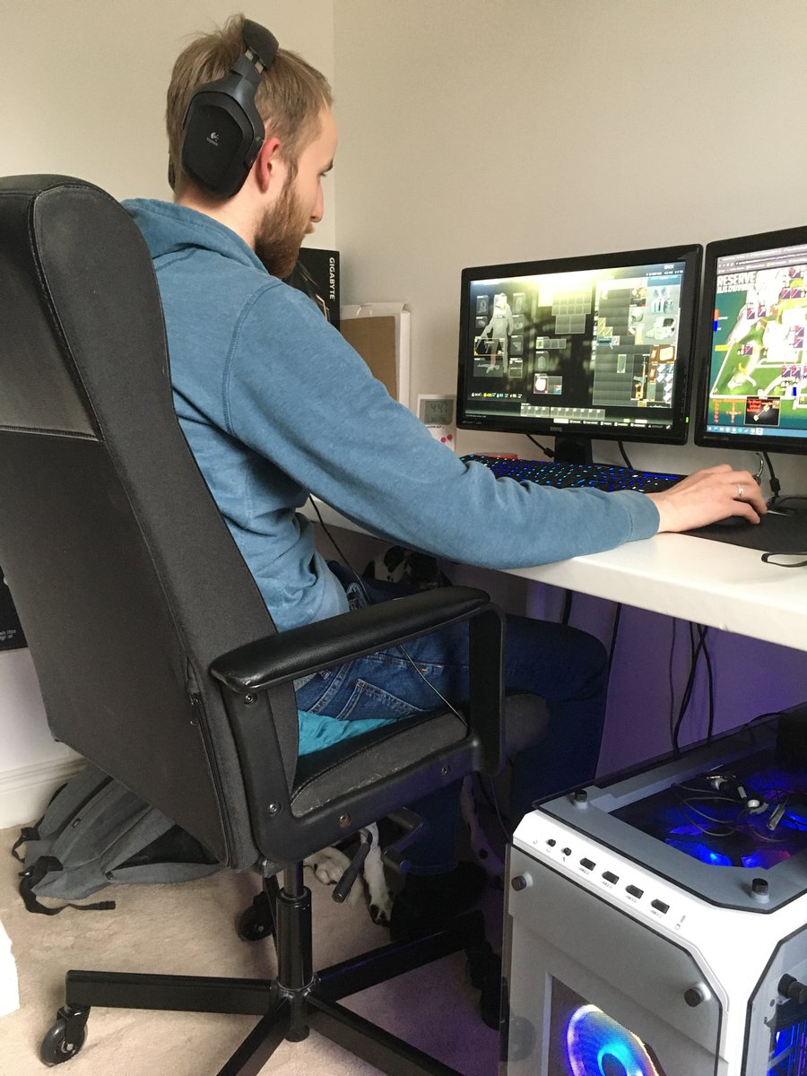 ZaraNShiels's tweet photo. WFH day 8: Daisy has decided she wants to join in but hasn’t quite figured out where the screen is... https://t.co/G96aVHD9Wh