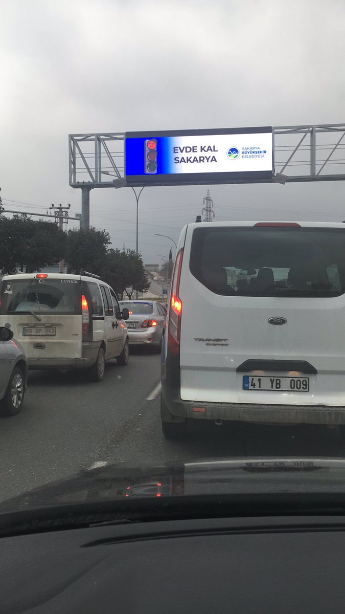 Şehir girişlerinde ateş ölçümler yapılmaktadır. Biraz bekledik ama sağlığımız için :). Allah develimizden razı olsun. #EvdeKalSakarya #Evdekaltürkiye
