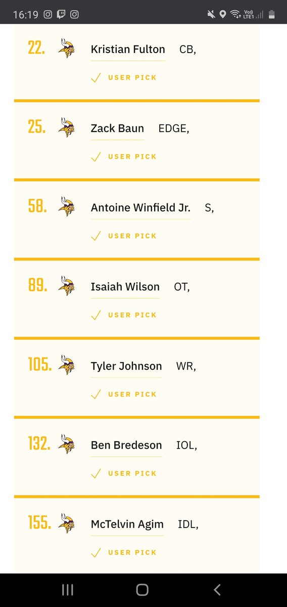 JamesPH1999's tweet photo. Mock Draft 4 for the #Vikings 

I cant trade up on mine, however if a deal where I only give up the 22nd and a lower round (3rd lower) to move up and potentially a future 2nd in order to get CeeDee then I would

@VikingNations @TheVikingAge @Vikings @UKVikings @NFLFans_UK https://t.co/P0PO9wvzAu