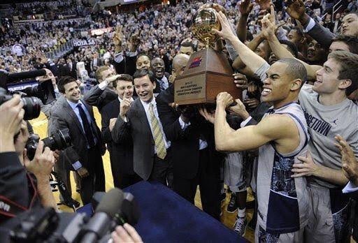 Coach_Greenman's tweet photo. Thanks @CoachSydneyJ @_KevinDriscoll @JohnGriffinIII @therealGiffin47 @CoachPhilippe 4 the nomination. U have 24hrs 2 post a pic of yourself coaching and/or donate 2 charity. I nominate @JoeBiden. He’s understandably busy now but he did photobomb that 1st pic + owes me for that. https://t.co/6XkNeDf90l