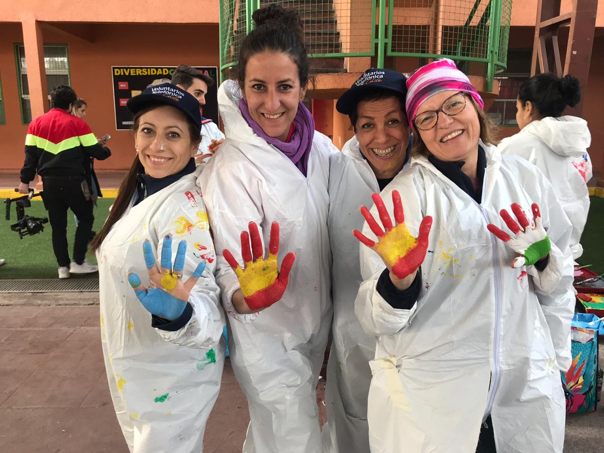VolunTelefonica's tweet photo. Desde el Programa Voluntarios Telefónica os comunicamos que dada la situación actual nos vemos obligados a tomar la decisión de no ejecutar proyectos de Vacaciones Solidarias Internacionales en 2020. Se mantiene la vigencia de las candidaturas presentadas en 2020 para 2021. https://t.co/W6U8RZadd5