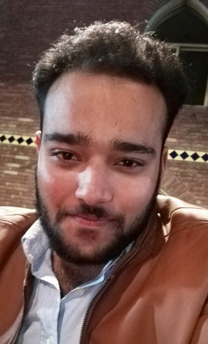 Abey_Dafa_Ho's tweet photo. She: Mujy Mummy Daddy Ladkay Pasand Hain....
Le Raja G: https://t.co/8M8geF1RVE