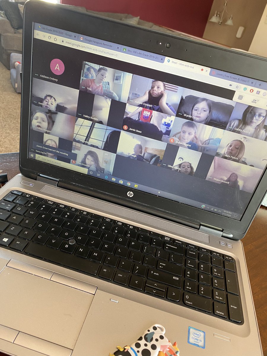 ReadWithMrsVW's tweet photo. My ❤️ is pretty full this morning after “hanging out” with some of my favorite 4th graders! It was so good to see their faces and hear their voices. They had fun doing a little show and tell together! #AndersonJays #4A https://t.co/EgdGsiaYx2
