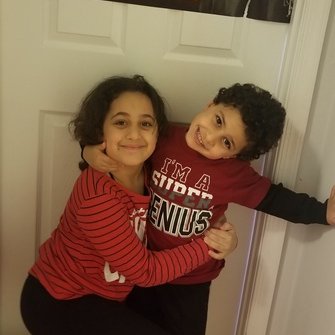 HES_3rdGrade's tweet photo. 3rd graders in Ms. Clinage's class participating in yesterday's HES Virtual Spirit Day! @Herndon_ES https://t.co/JHrnypFvP4