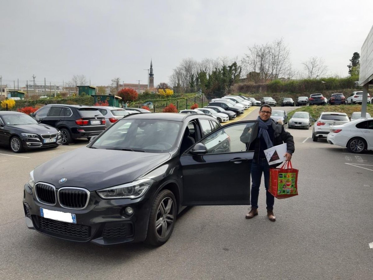 DieuEdouard's tweet photo. #WeAreAltitude
Mobilisés pour soutenir et aider les professions médicales
 
Prêt d’une BMW X1 à un Docteur du CHU de St-Etienne dont le véhicule était tombé en panne et qui avait besoin en urgence d’une solution de mobilité pour visiter les malades et lutter contre l’épidémie https://t.co/pNh6AaO1sx