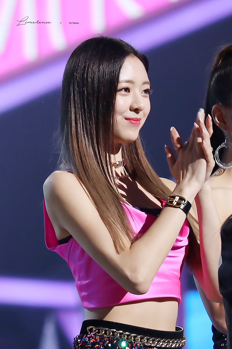 200401
참 예쁜 아이😳
-
#있지 #유나 
#AprilFoolsDay