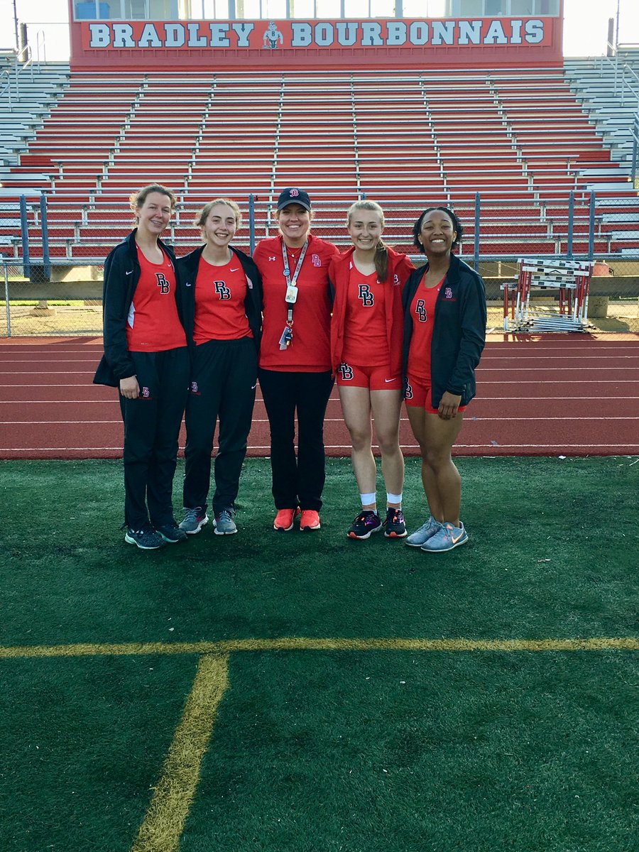 mrsjmalcom's tweet photo. Coaches Challenge: I was challenged by @mattmclain81 to post a picture of me coaching. You have 24 hours to post a picture or donate $20 to a charity of your choice. (I’ll do both) I nominate @eccaise1028 @NehlsCoach @megcar12 @CoachWalters7 https://t.co/WHYB0eh6UX