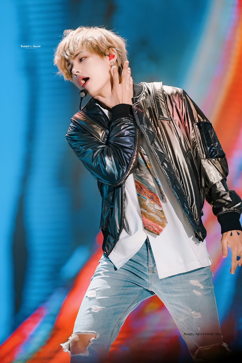 RH950922's tweet photo. #태형 #뷔 #V #방탄소년단 #BTS
 #AprilFoolsDay #만우절 https://t.co/OStlV8i2sZ