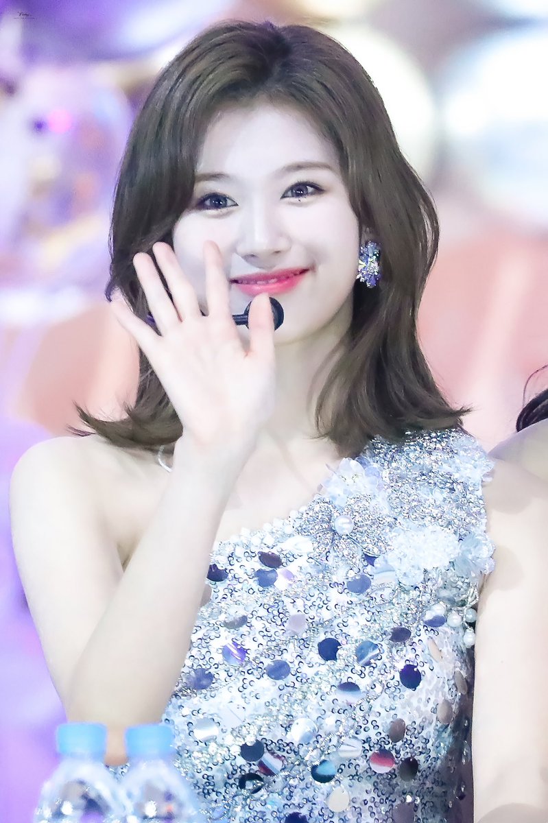 _Fivedays's tweet photo. ✨No Sana No Life✨
#사나 #サナ #SANA
#とにかく可愛い湊崎
#TWICE #트와이스 
@JYPETWICE https://t.co/GxAIAURoF6