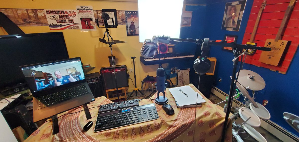 MrMarinoScience's tweet photo. My Remote Learning Office Beat Lab Auditorium! I thought I loved workin from school! @MSMSBPS @BurlMASchools #trickMEintoTeaching #TrickEmIntoLearning @dailystem @gibsonguitar @Epiphone @ibanezofficial @DeanGuitars @Aerosmith @IamStevenT @shure @BlueMicrophones @SamsungMobileUS https://t.co/ZA1kRuwpbg