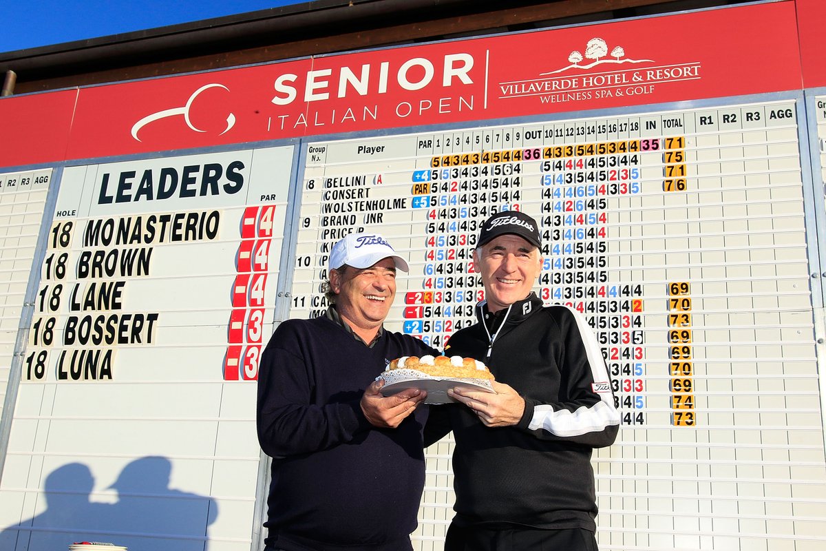 Celebrating his 50th birthday with a cake from <a href="/roccacostantino/">Costantino Rocca</a> at the 2017 Senior Italian Open 🎂

<a href="/Philpricegolf/">Phillip price</a> finished second on his debut. 

#ThrowbackThursday #TourArchive