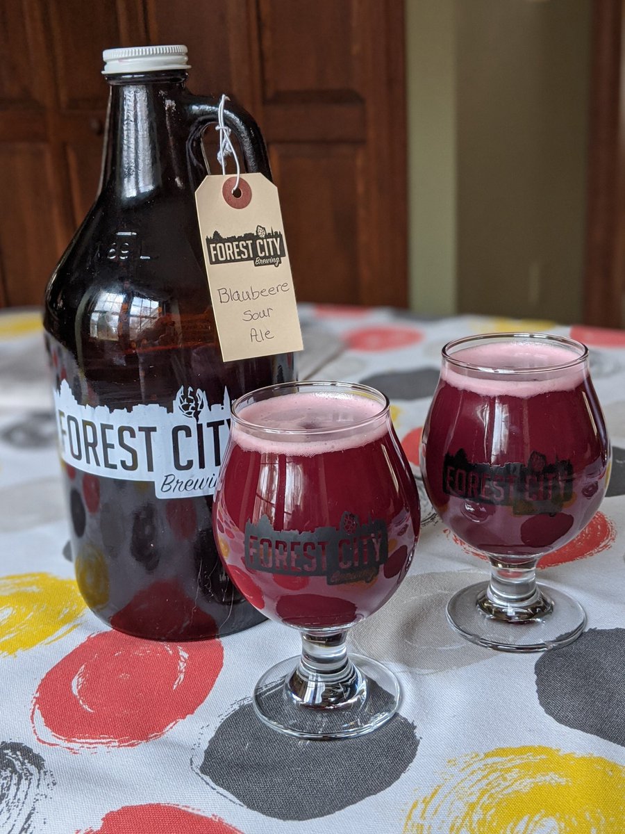 Blaubeere Sour Ale is back on tap—place an order online right now and we'll have it ready for curbside pickup for 4pm today! my-site-105677-108436.square.site

#ctbreweries #sourale #beertogo #CT #ctbeer #ctlocal #drinklocal #craftbeer #IPA #drinkcraft #NEIPA #sourbeer #fruitsour #pilsner