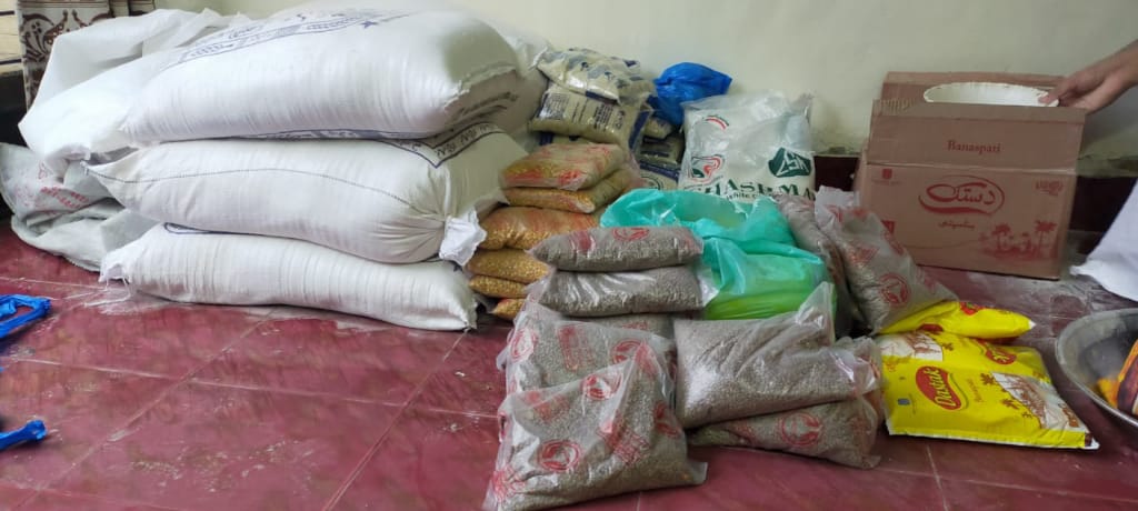 dareinsaniyat's tweet photo. Greetings from Dar E Insaniyat

Here started the first phase of Dar E Insaniyat Covid-19 pandemic Relief Program. We are going to deliver Ration Packs to 25+Needy families in Islamabad&amp;Rawalpindi.Want to thanks Donors and volunteer for Helping us.

#Donate_to_Save
#dareinsaniyat https://t.co/NDHQTZU1dh