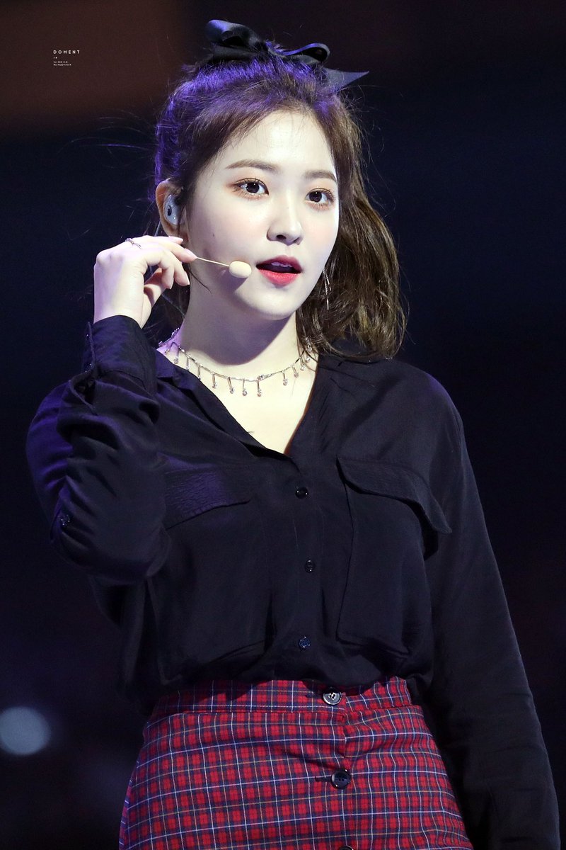 DOMENT_12's tweet photo. 만우절 핑계로 예뿌니들🥰🥰
#RedVelvet #레드벨벳 #슬기 #예리 https://t.co/LVkTaoiiZe