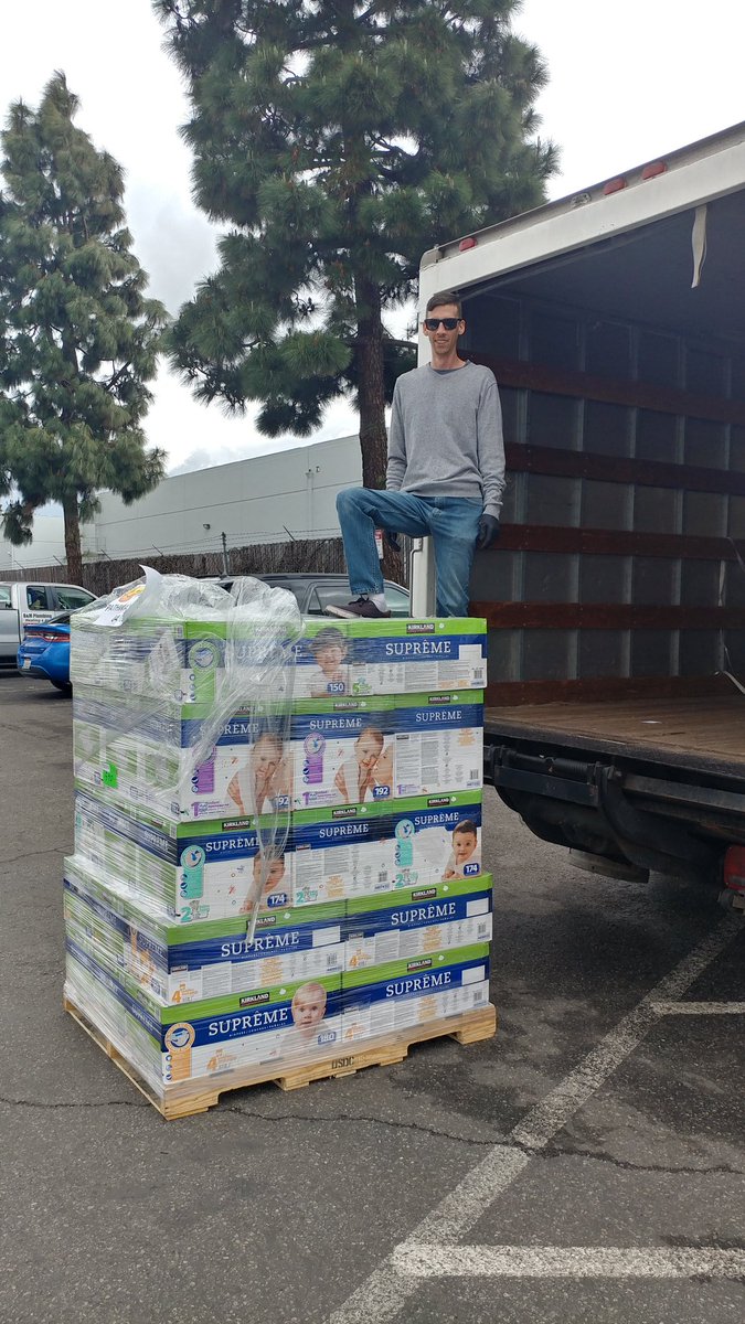 Pathways_ofHope's tweet photo. Last week we received a ton of diapers from @homeaidoc through their #EssentialsDiaperDrive !
We are so grateful for this awesome program!
A big THANK YOU to HomeAid and to all of you who donate supplies to aid the struggling people we serve each day! https://t.co/yGJekyRm3H
