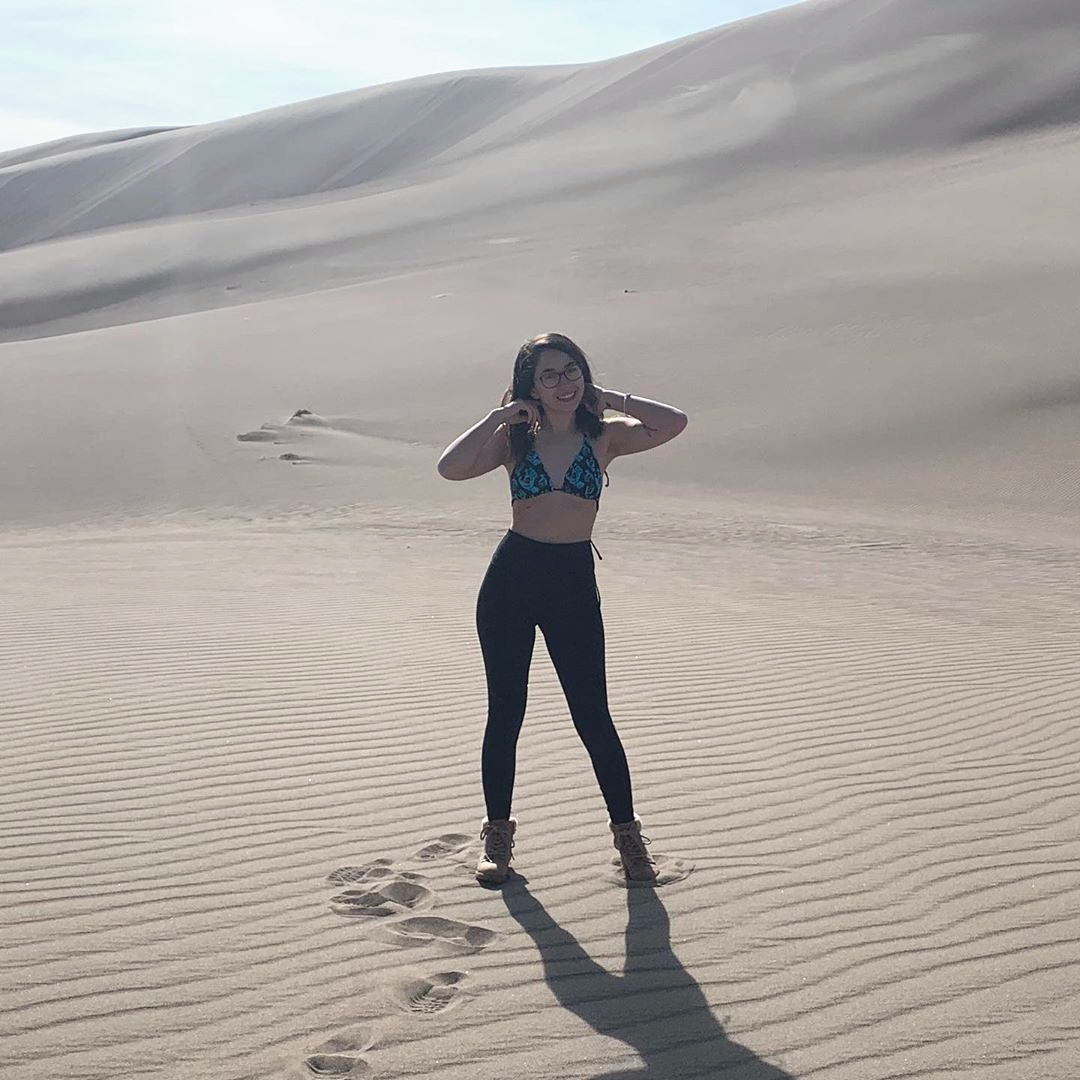 gamep1ayers's tweet photo. This is Fruity Cutie at the Great Sand Dunes National Park in Colorada, USA. Pretty neat huh? I thought It was Egypt or something when I first saw the picture.
.
Find her at https://t.co/7pNC3d6n3t
.
#minecraftgirl #minecraftdaily  #minecrafter https://t.co/HfJBlpYwfp
