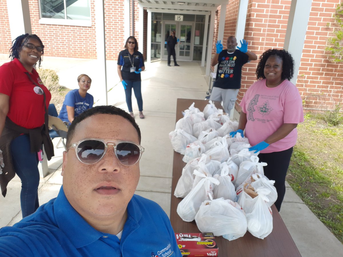 cisatlanta's tweet photo. CIS of Atlanta Team Still On the Frontline Assisting Families. Click here to read the story.
https://t.co/f0UU3If5ev

#cisofatlanta #covid19updates #onthefrontline #allinforkid #nochildleftbehind #collegeparkelementary #nolanelementary #fultoncoschools https://t.co/Q7WvUDyeBt