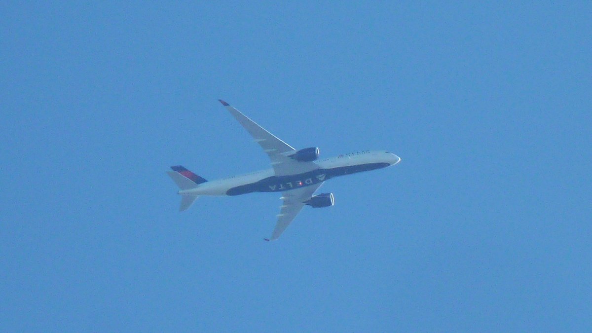 Gerjon_'s tweet photo. An exceptionally rare find for me: here's a Delta Airlines (a first for me) Airbus A350-900 🇺🇸#N509DN as U.S. Transportation Command (i.e. U.S. military) flight #CMB503 from 🇰🇼#Kuwait inbound 🇳🇱#Amsterdam Schiphol Airport. 

Sadly lighting conditions resulted in excessive noise. https://t.co/NJ6Fc4q5Xr