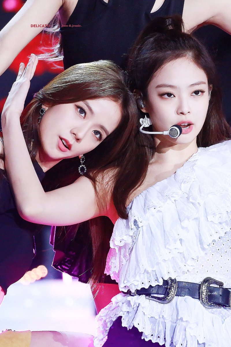 yongheepic's tweet photo. 181014 April Fools
#BLACKPINK #블랙핑크 #JISOO #지수 https://t.co/Qy3koP3Ewt