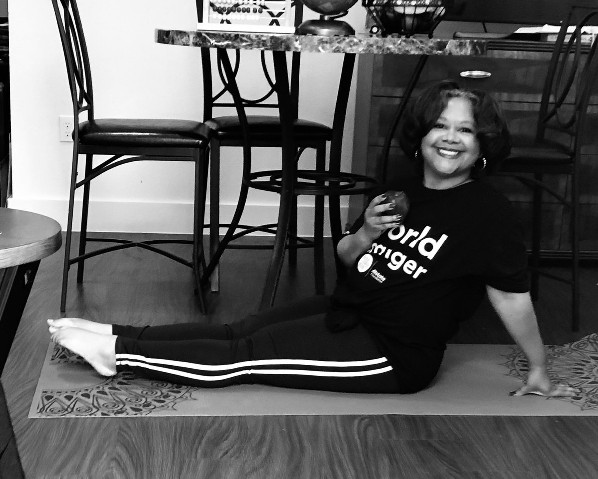 GoodwinCandi's tweet photo. ⁦@gisdnews⁩ #GISDAlwaysConnected #GISDtelevision 📺⁦@Watson_Wildcats⁩ 🍎😷#distancelearning 💻⌨️📱✅#virtuallearning #yoga ⁦@GISDhealth⁩ ⁦@gisdnutrition⁩ https://t.co/pGraLTOluC