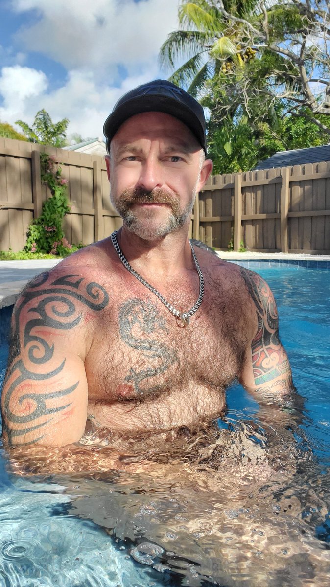 Musclebear Montréal tweet media