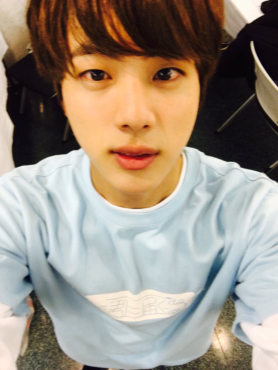 BANGTAN7TR's tweet photo. Bazı üyeler fotoğraf paylaşmış bebek gibiler 
#DebutWithBTS https://t.co/k5fdAxLfQW