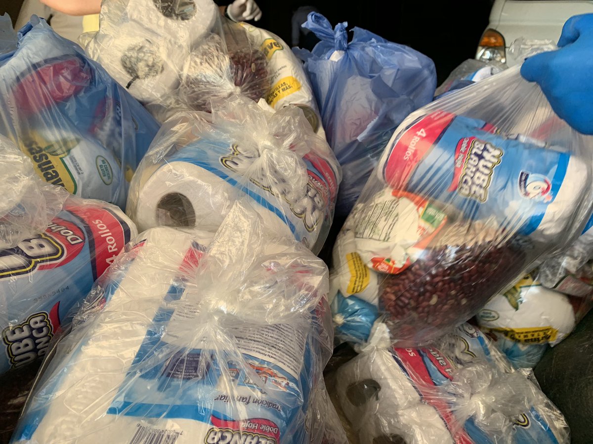 CCICHN's tweet photo. Nuestra empresa socia @CADEXSA_Coffee ha entregado hoy a la @CCICHN 100 provisiones básicas que serán llevadas a familias que las necesitan durante esta emergencia por #COVID19 ¡Gracias por su solidaridad! https://t.co/xOMMurxeEb