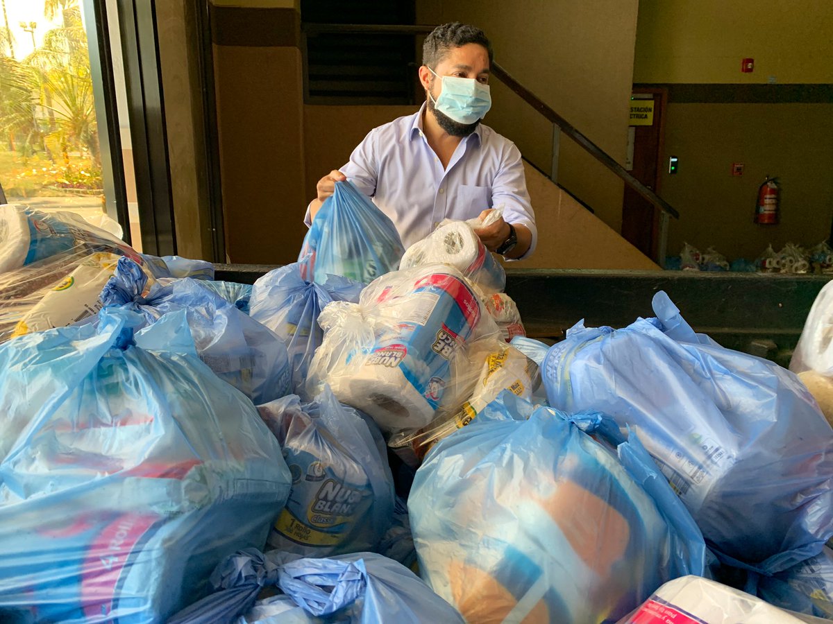 CCICHN's tweet photo. Nuestra empresa socia @CADEXSA_Coffee ha entregado hoy a la @CCICHN 100 provisiones básicas que serán llevadas a familias que las necesitan durante esta emergencia por #COVID19 ¡Gracias por su solidaridad! https://t.co/xOMMurxeEb