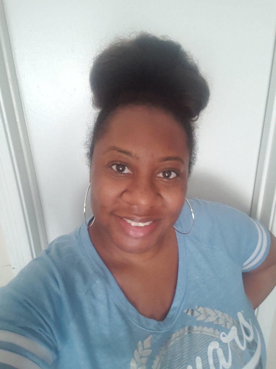 SiwelBusiness's tweet photo. Tiger Pride doesn't stop because we aren't in our Tiger Den with @THS_Tigers! #MarchIntoSpring #MarchIntoApril #virtualTPP #VirtualSpiritWeek #TigerStrong #ColumbiaBlue #SU4Life! https://t.co/3cN3SRHt6W