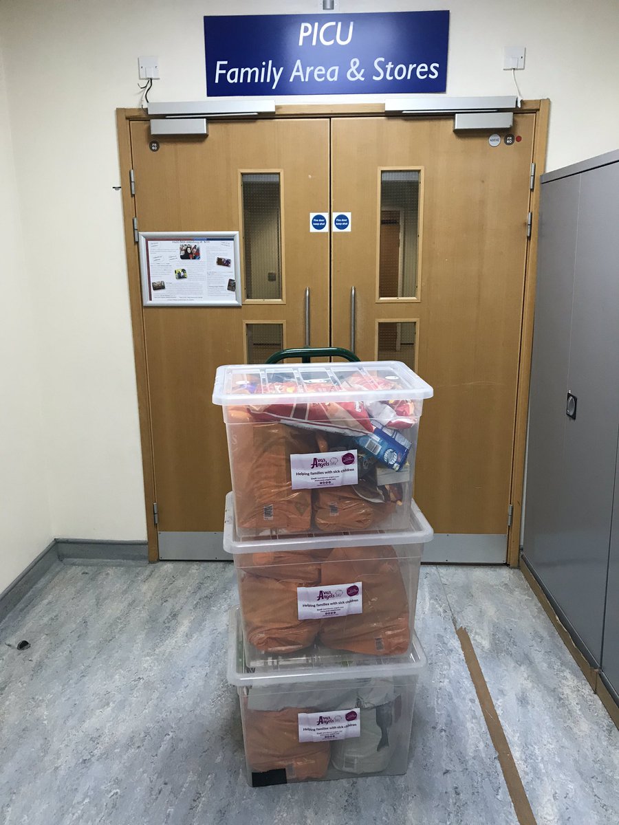 AvasAngels_com's tweet photo. This evening we delivered urgent supplies to @PICU_BCH for the families of Intensive Care. These supplies allow parents to get easy access to food and drink, ensuring they remain refreshed and nourished. We also took in food vouchers so parents don’t have to leave the hospital https://t.co/RhSK2zDEur