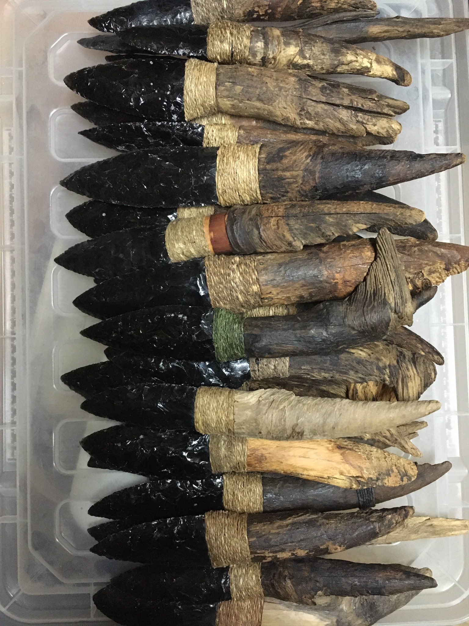 黒曜石 石器 173 手持ちナイフ スクレイパー 参考出品 黒曜石 石器 手持ちナイフ スクレイパー 参考出品 173